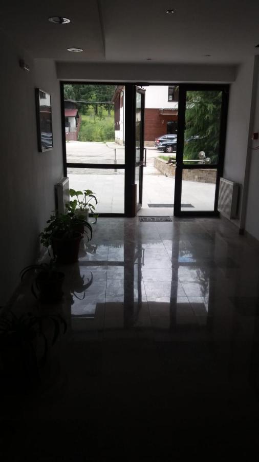 Sophie Apartament Appartamento Sinaia Esterno foto